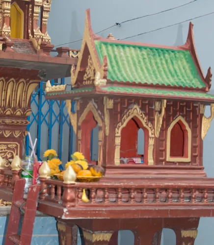 shrine-of-an-asian-idol