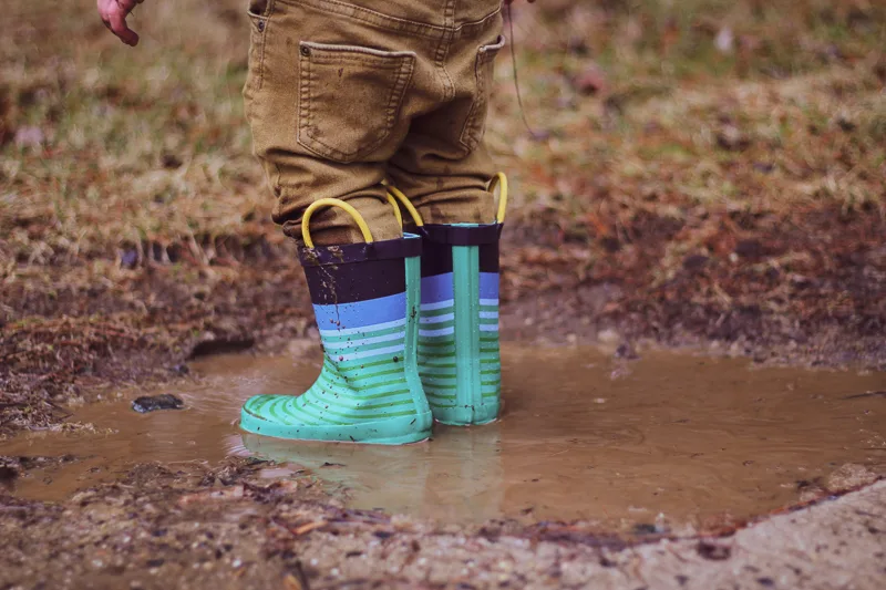 toddle-in-puddle